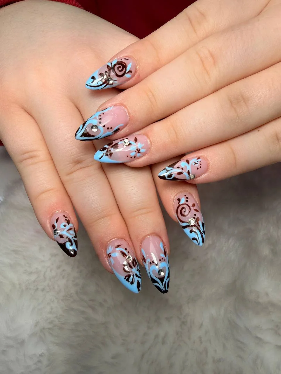 Black and blue almond nails